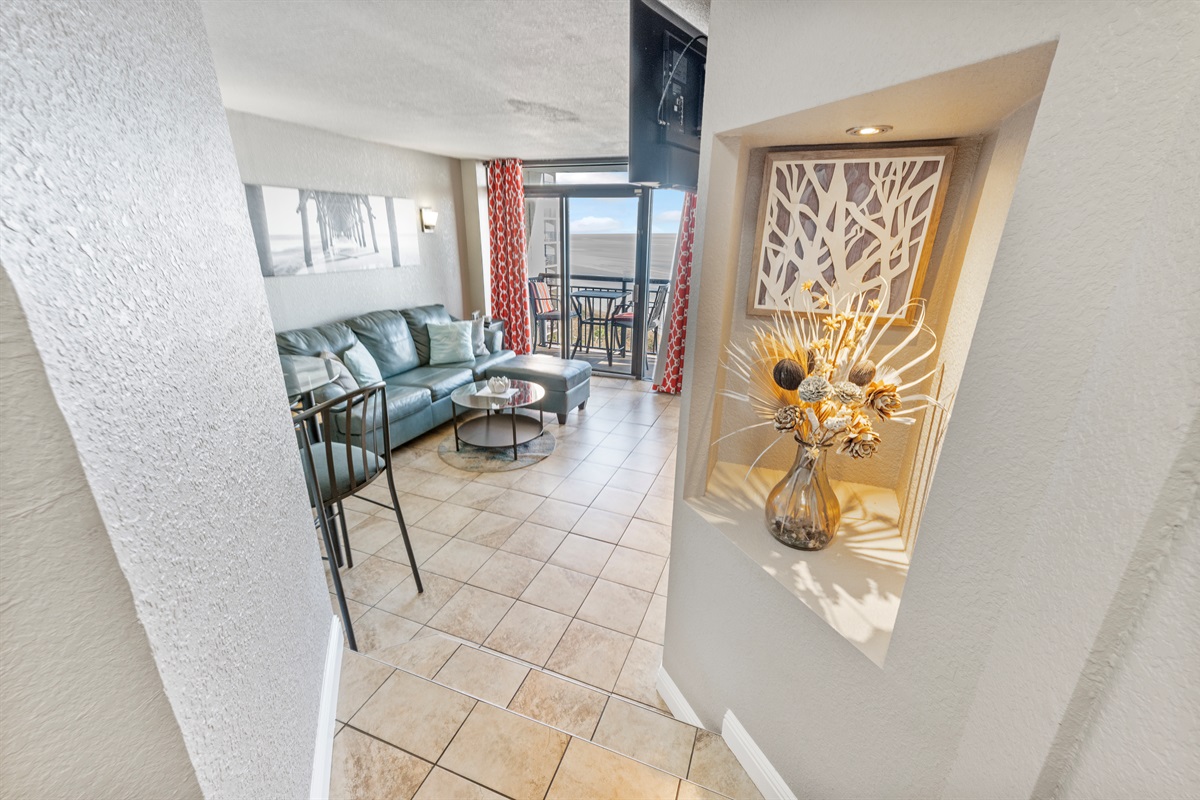 Living Room with Stunning Views🌊☀️