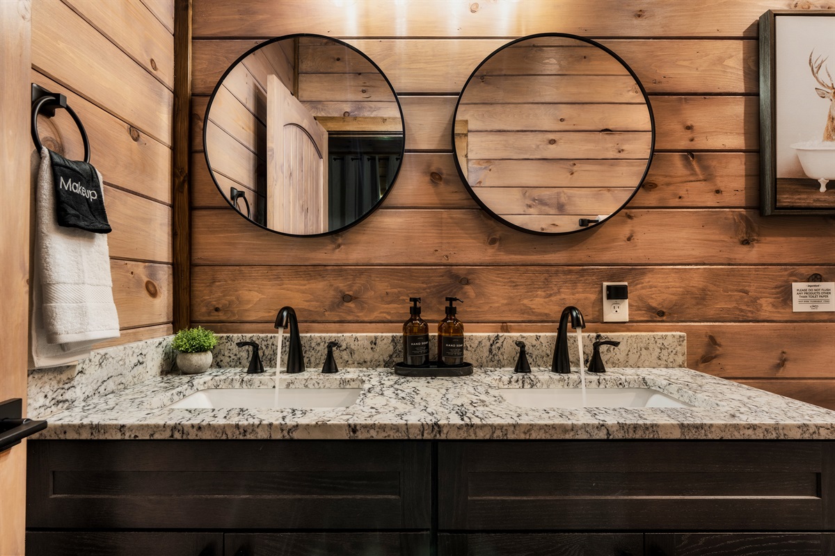 Bathroom 3: En suite full bathroom with double vanity & walk in shower