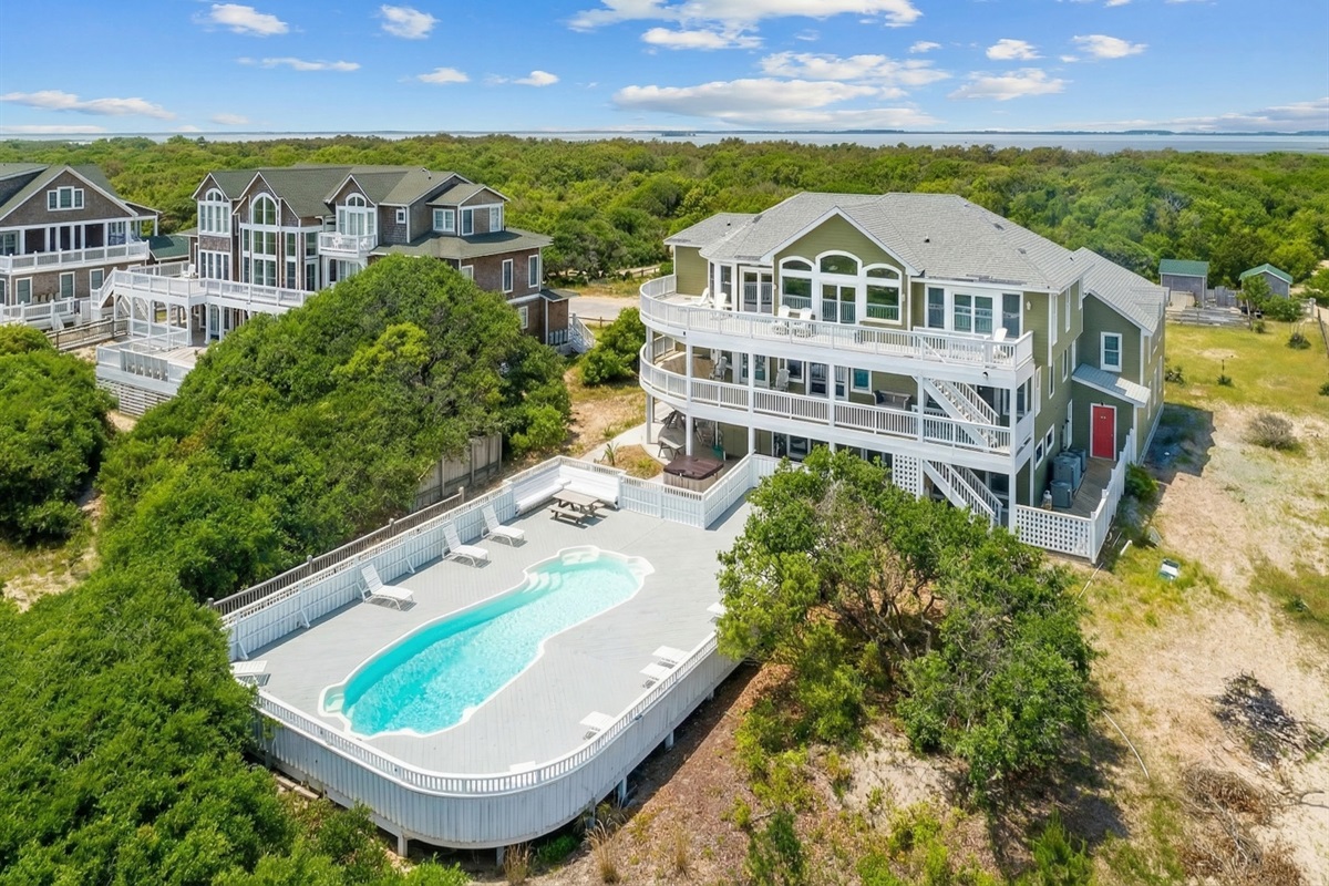 The Fitzgerald offers a variety of event spaces for your OBX gathering. Discover the perfect spot for your Outer Banks beach wedding, family reunion, or retreat.