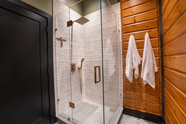 Main bathroom beside upper bedroom 1