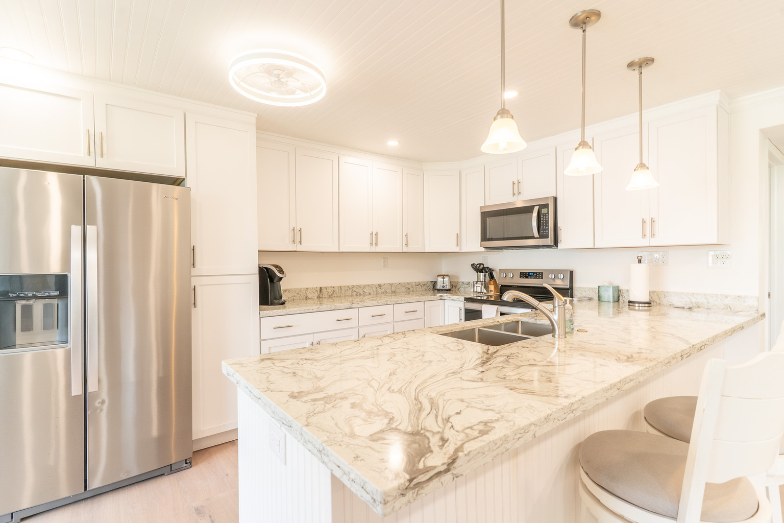 Beautiful breakfast bar.