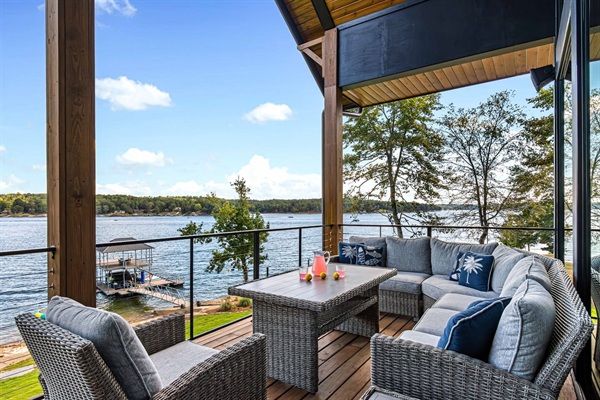 Drinks, views, and fresh air — your outdoor happy place.