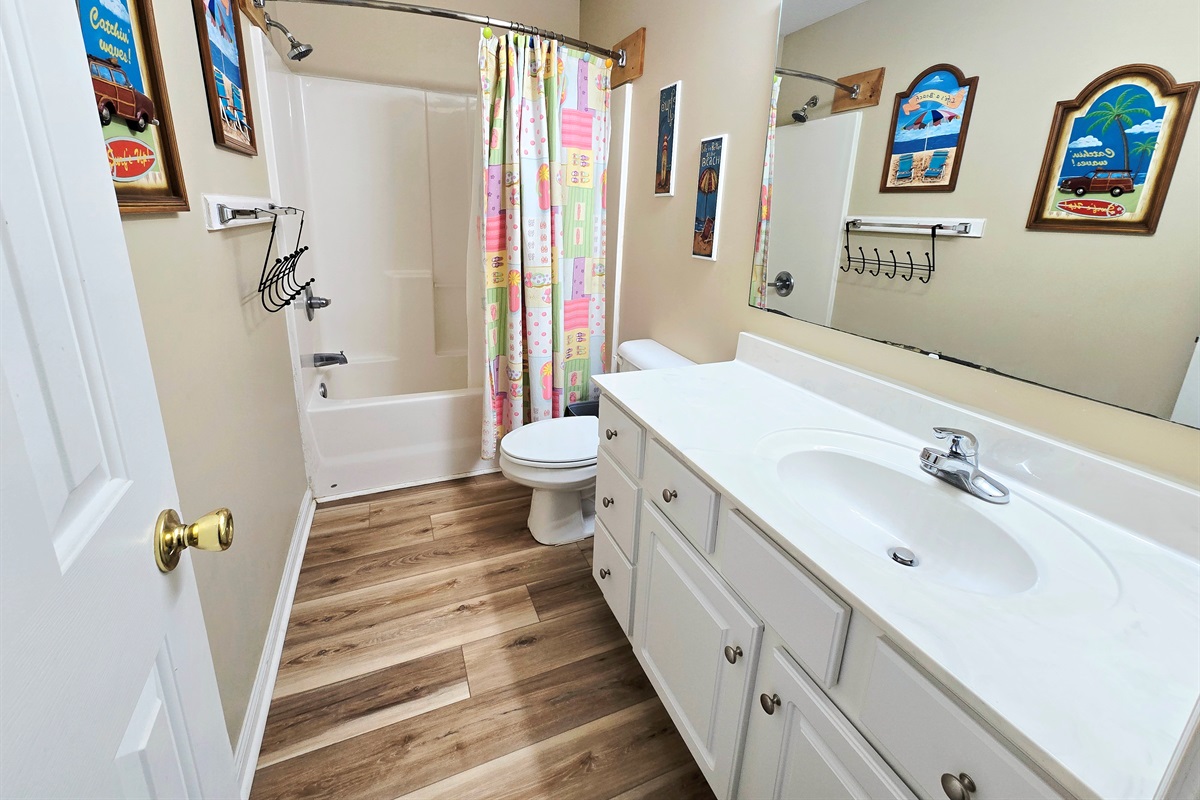 Upstairs Full Bathroom on Hallway