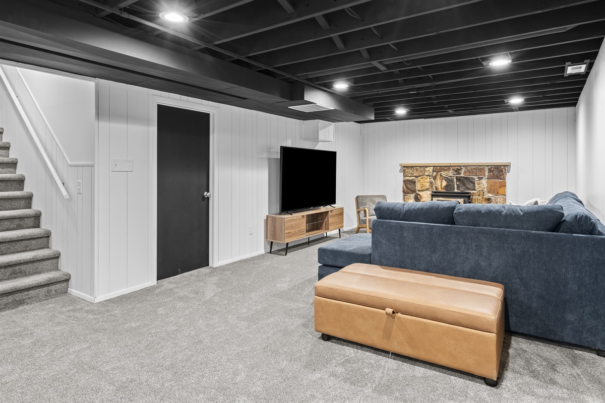 Family Room with Pull Out Twin Closed