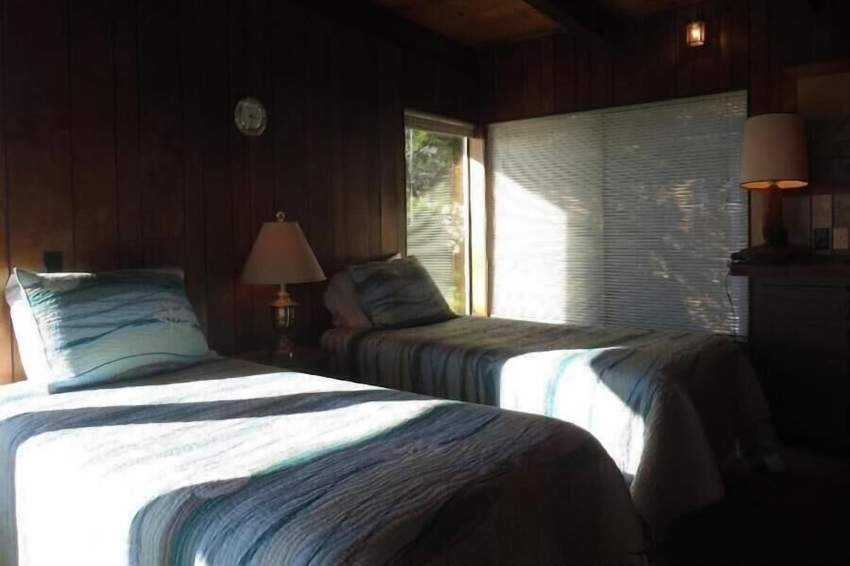 twin beds in game room