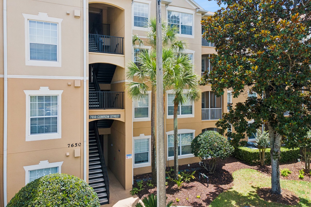 This location was great! Easy to get to the parks. Very clean and spacious. ~Renee C.