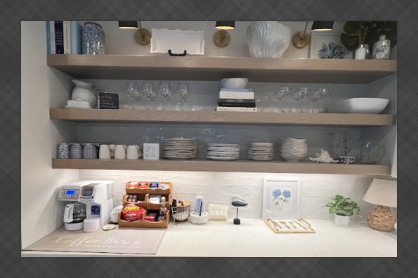 Full kitchen with coffee bar