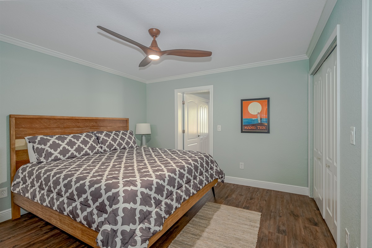 Endless Summer Master Bedroom w/ King Bed