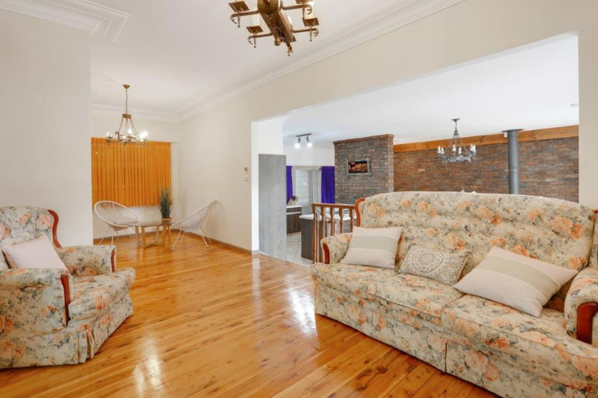 Family Home In Blacktown - Pet Friendly + Parking