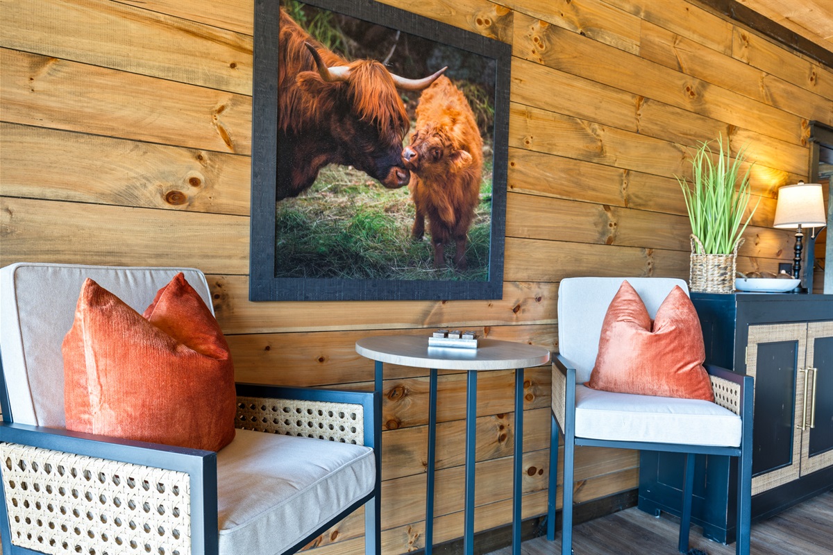 Rustic whimsy meets cozy elegance.