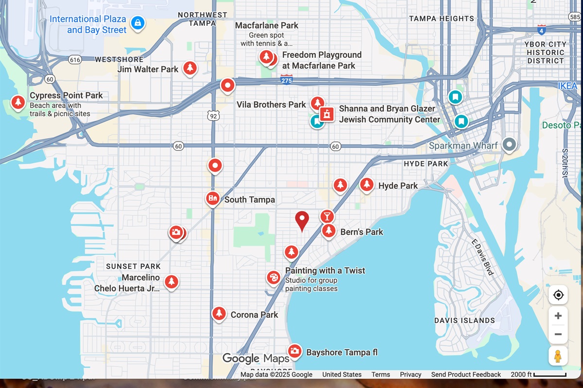 Local Highlights: Explore parks, art studios, and vibrant neighborhoods just minutes away!