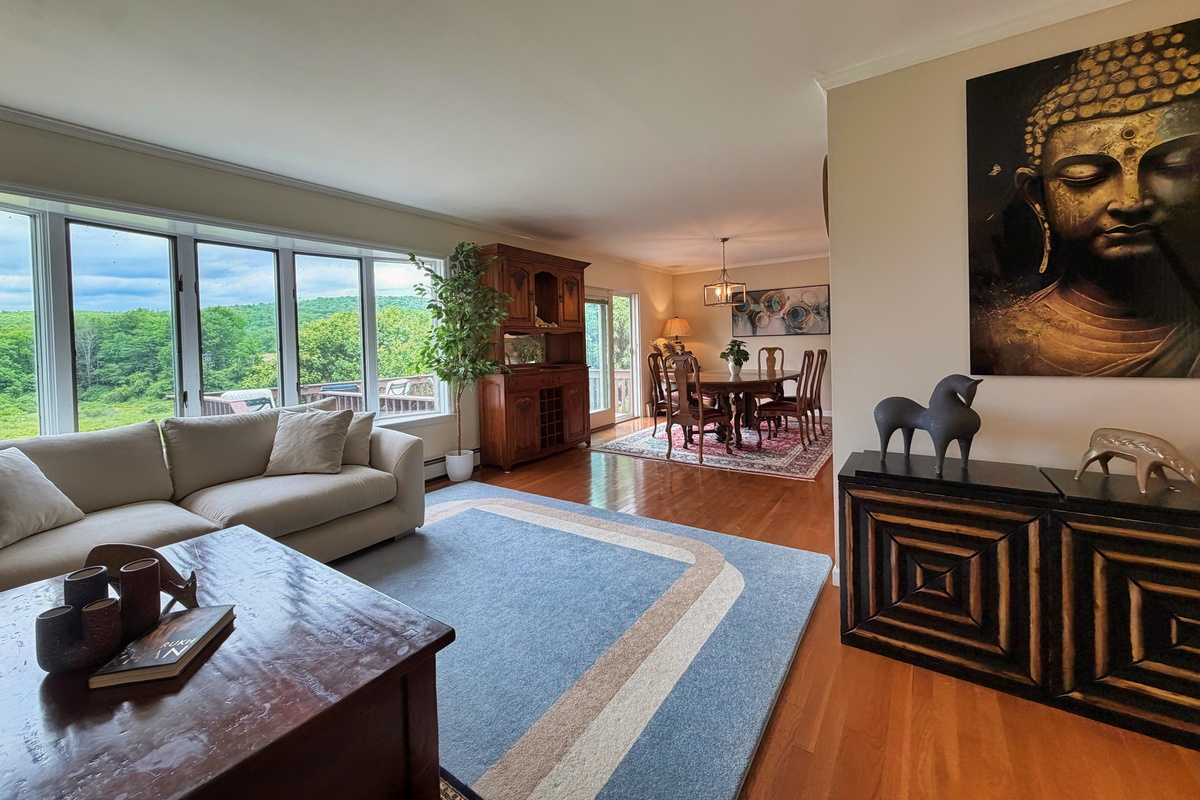 1st floor living room