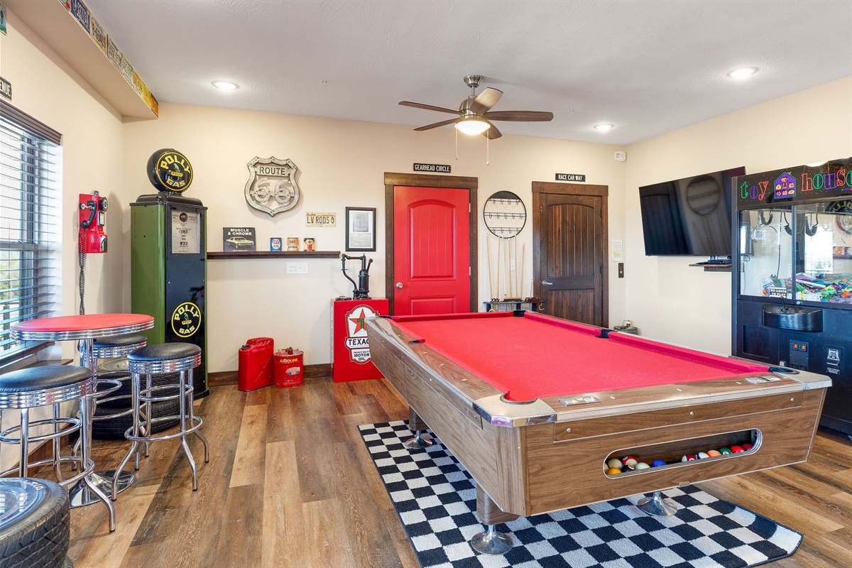 Pool table and claw machine!