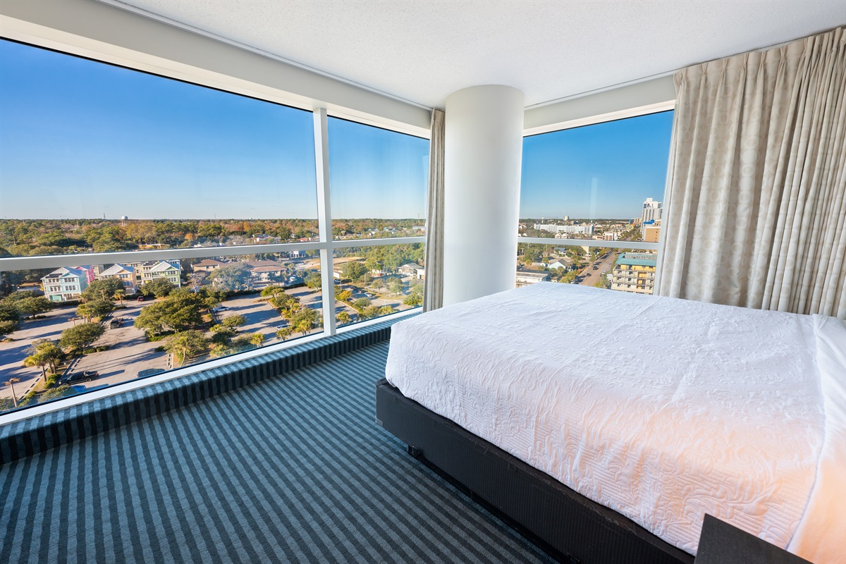 Stunning Bedroom Beautifully Decorated with Amazing Views (Room B)💫✨