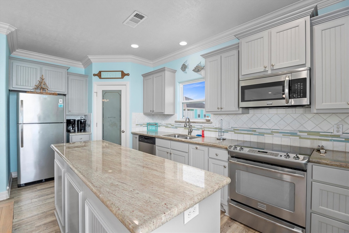 d5c71ed1bd07408293c19bd487797c69 Large | Beachhouse | Texas | TX | Vacation Homes | Galveston | Crystal Beach | Kokomo | Breezy Days | Beachfront Elegance | Sunrise Serenity | Southern Sands Property Management, LLC