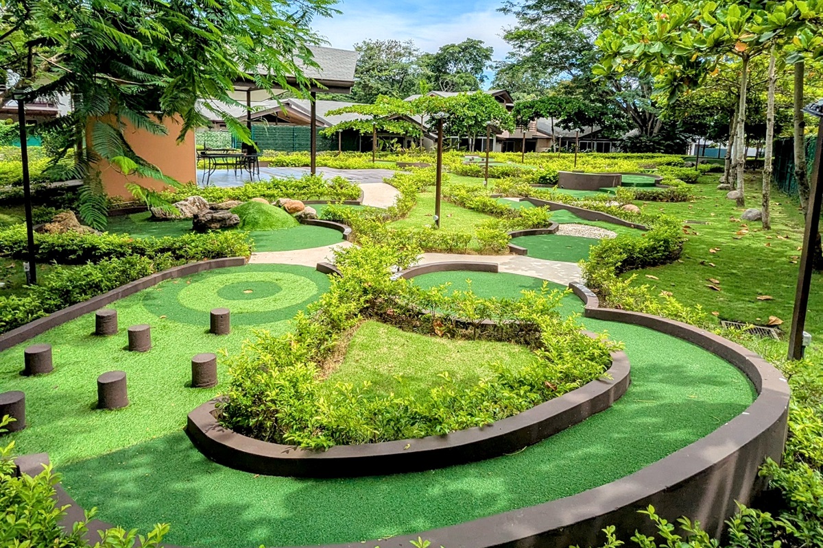 Mini Golf for the whole family!