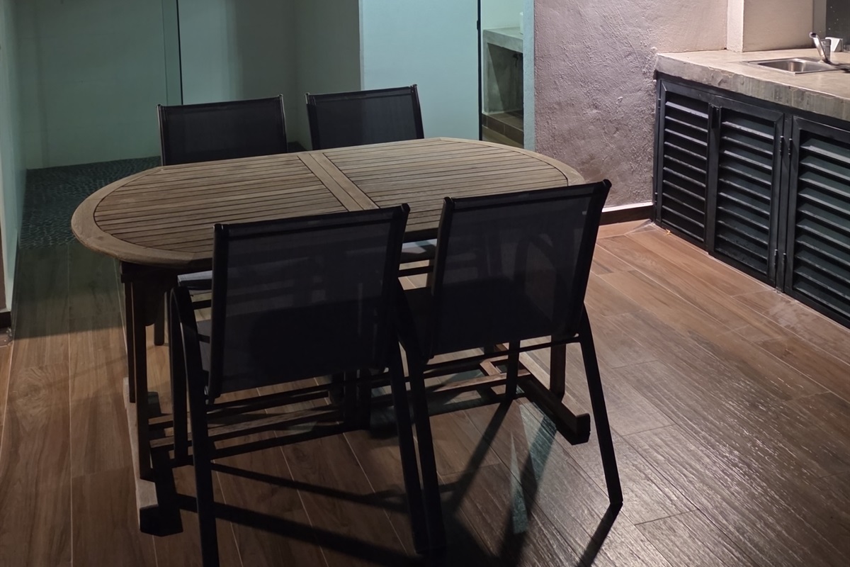 Dinning or hang out area