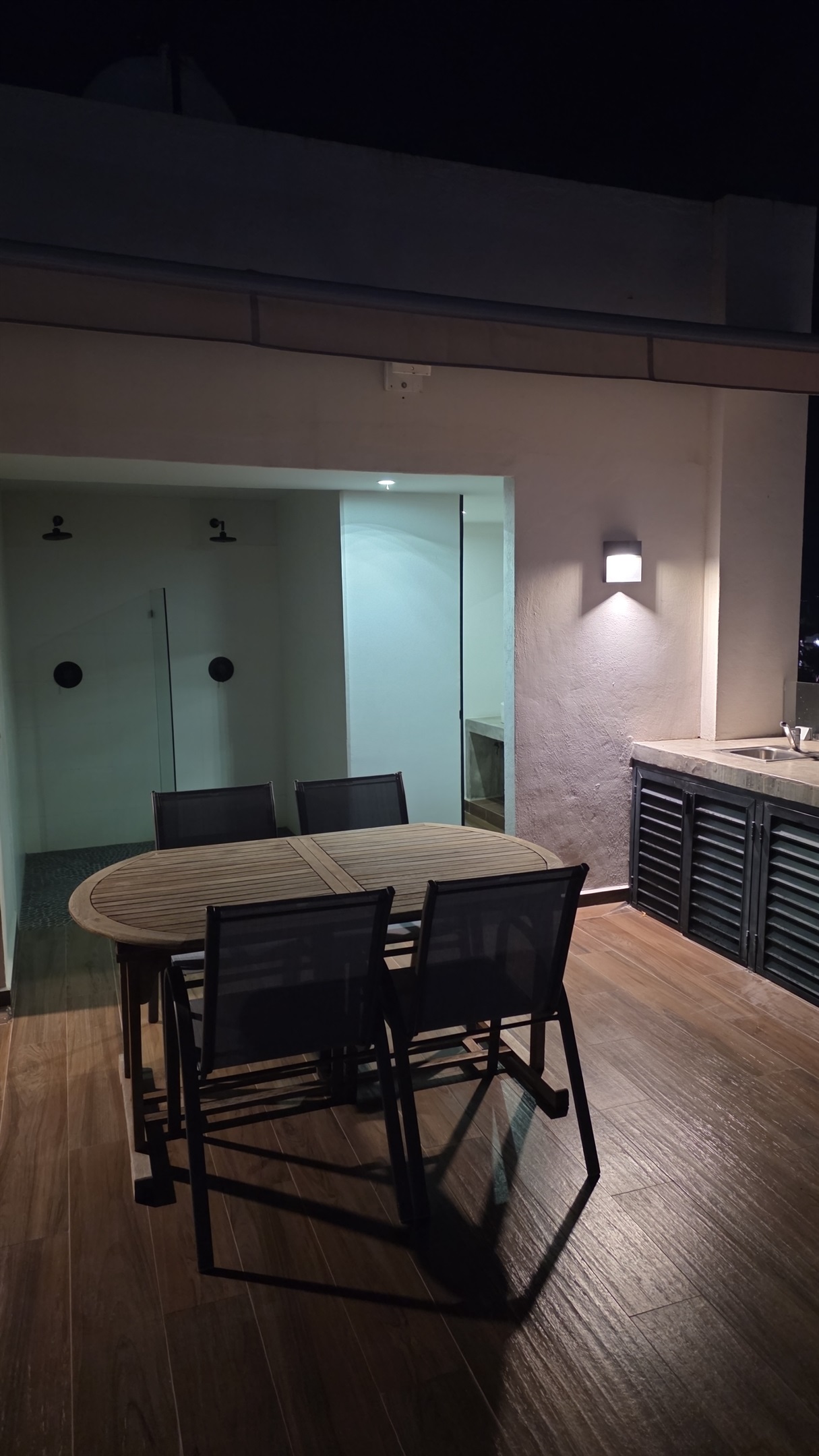 Dinning or hang out area