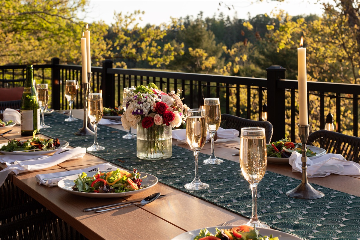 {Outdoor Dining Deck}
Gather for sunset dinners, celebratory toasts, and mountain-view meals that stretch long into the evening. Outdoor dining hits differently with views like these.