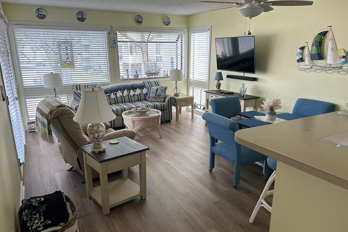 Quaint Living room