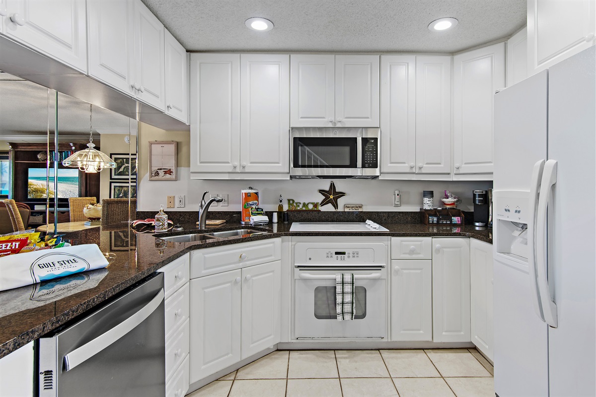 Cook delicious meals in the Fully-Stocked Kitchen while overlooking the Gulf of Mexico! 