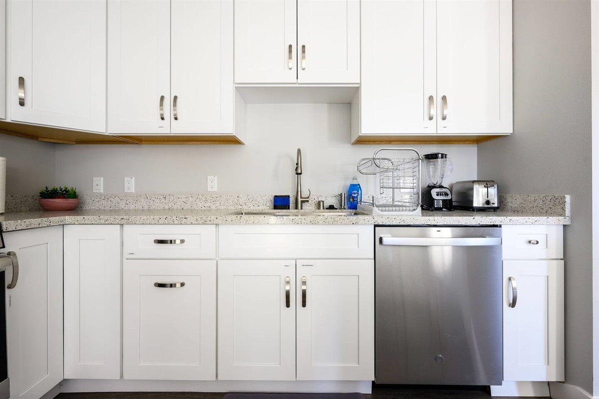 Kitchen faucet 