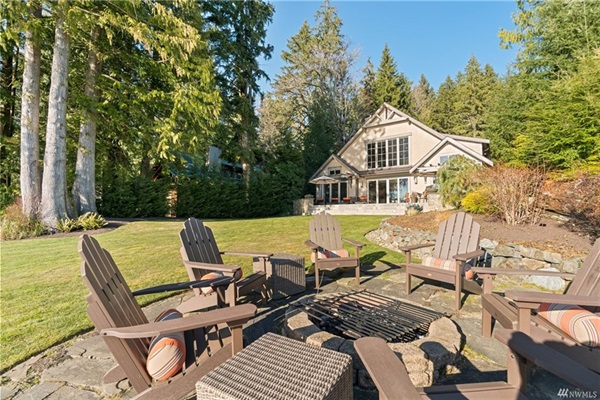 Gather around the fire pit in Adirondack chairs to toast marshmallows or hot dogs and watch the sunset.