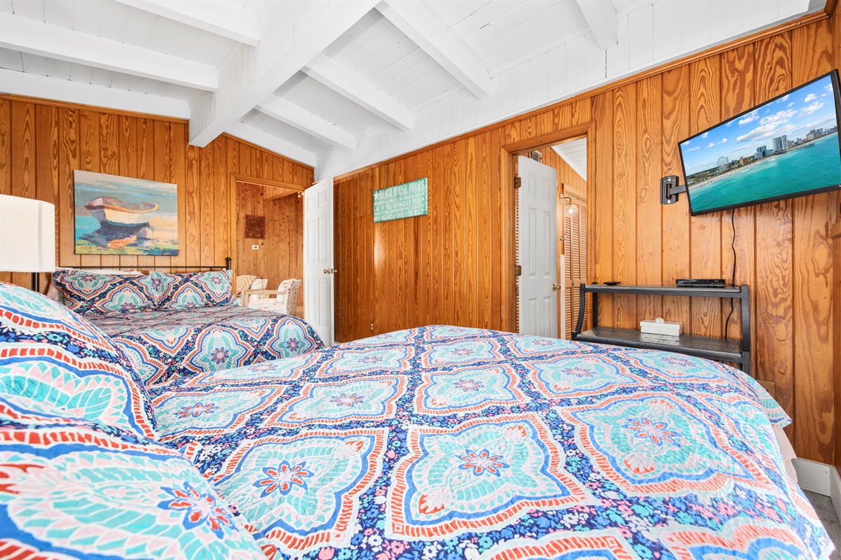 2nd Bedroom - 2 Queens