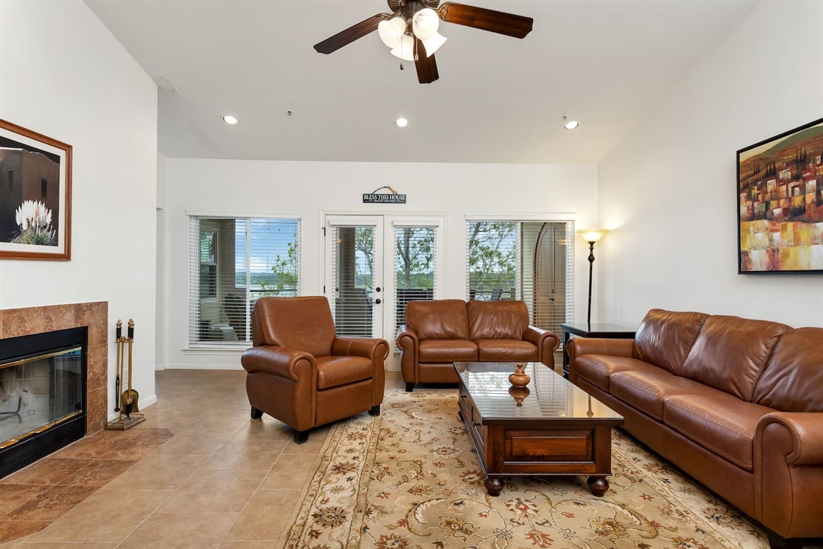 Large Family Room with Comfortable Seating
