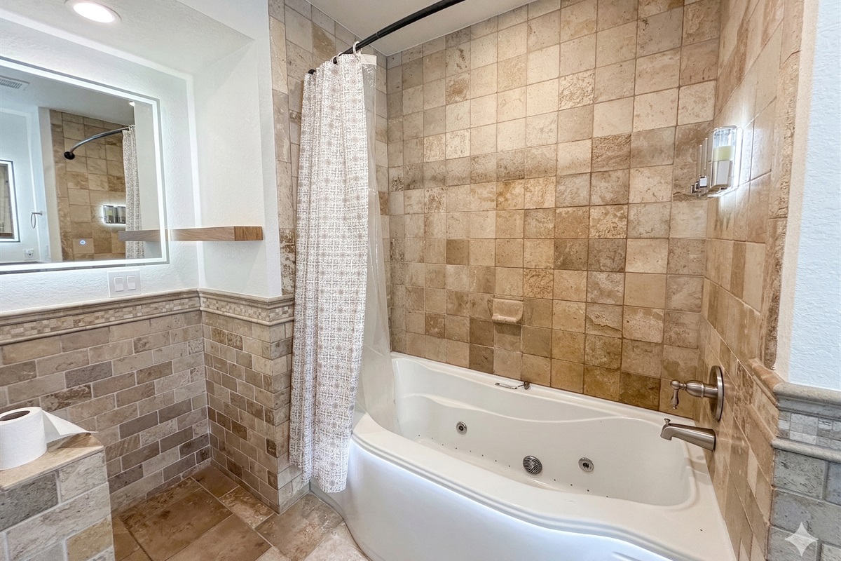 Bathroom 5- shared between Bedroom 7 and 8