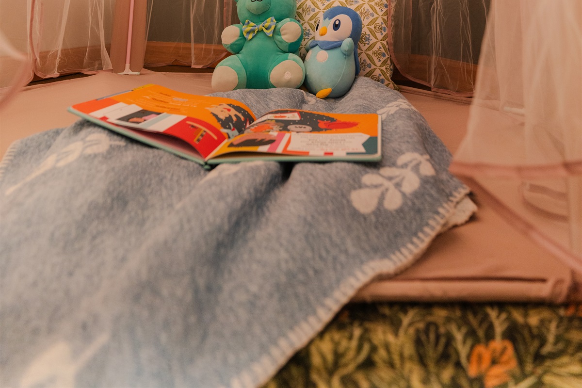 This playful nook is great for little ones to read and relax.