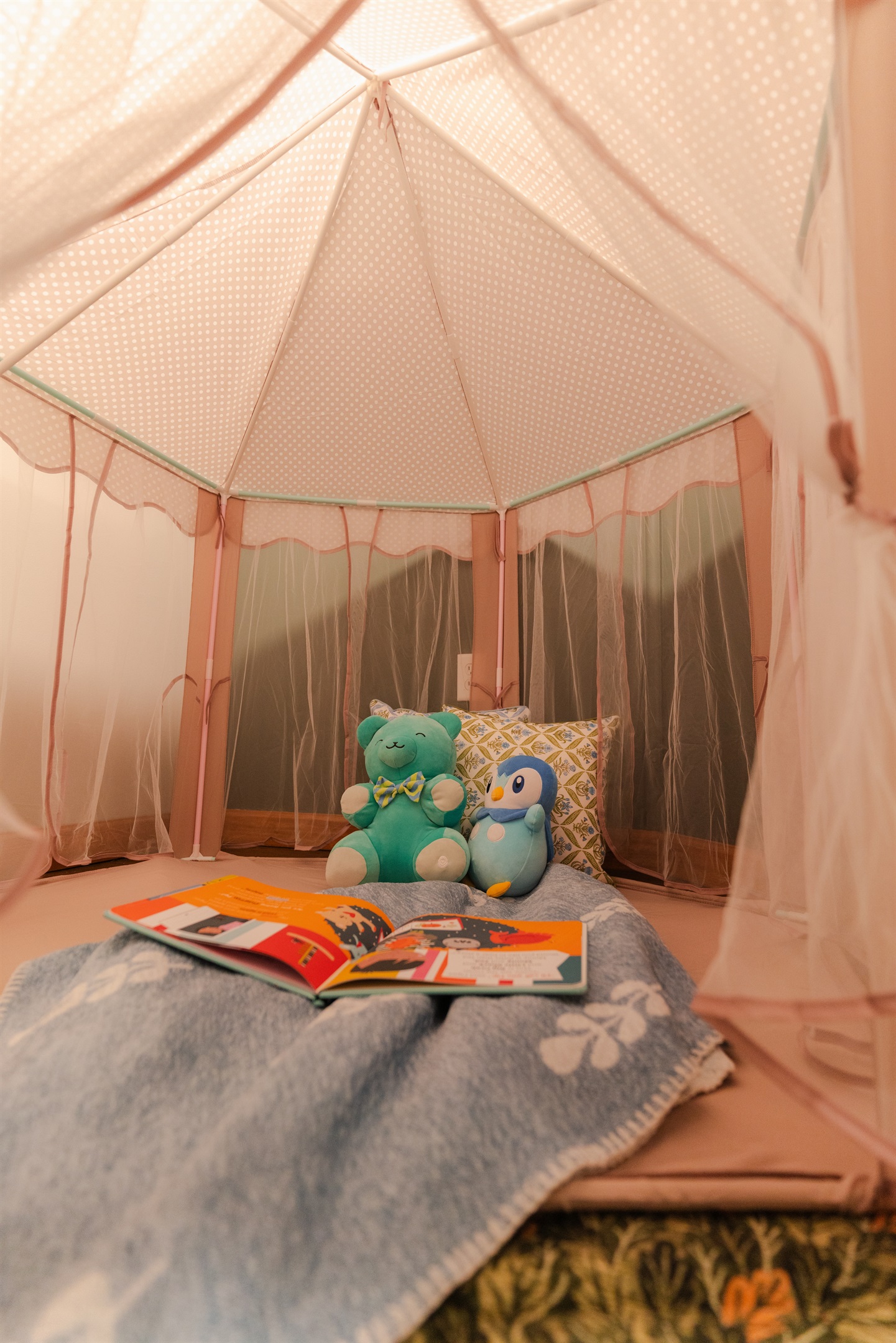 This playful nook is great for little ones to read and relax.