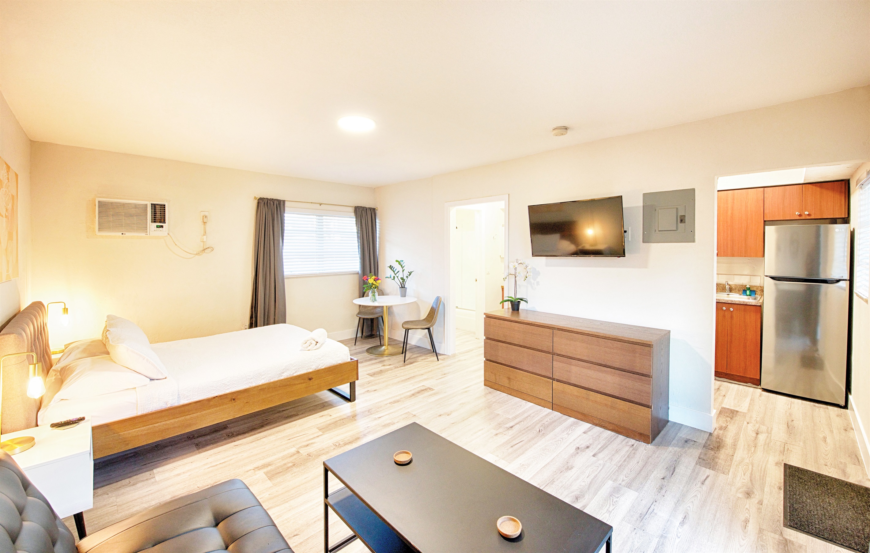 Modern, simple design to work, eat or relax.