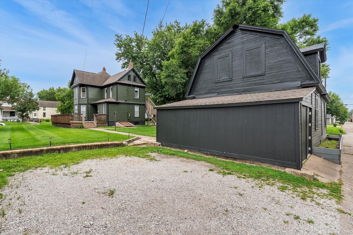 Parking off the alley access. Follow the path to the front of the house to enter with smart lock access.