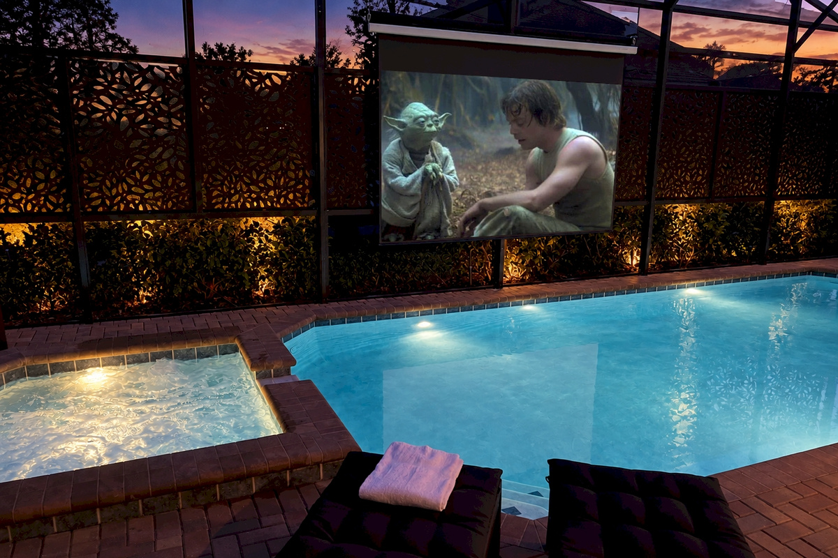 Enjoy Your Favorite Movies or TV Shows Poolside!