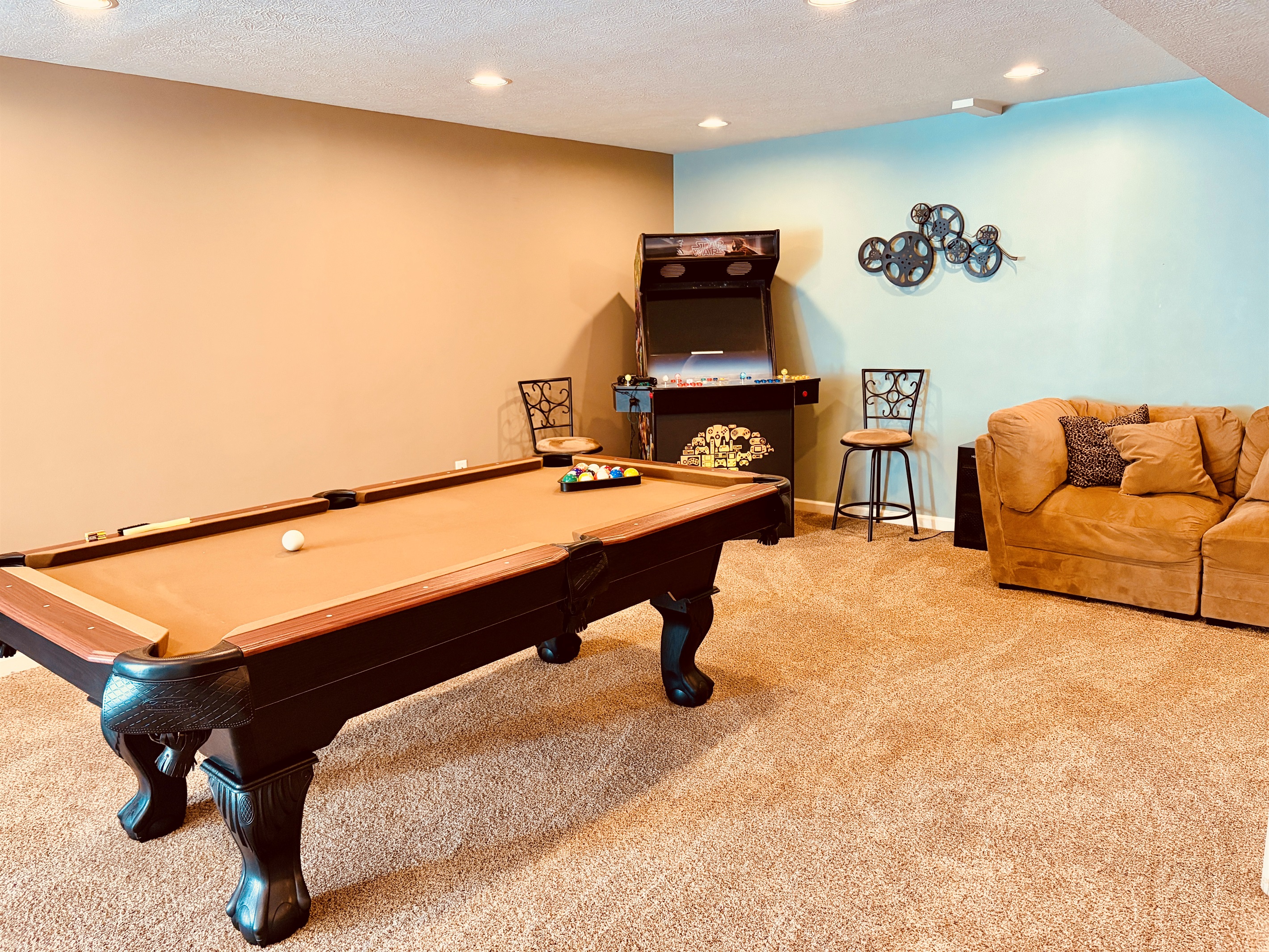 7 foot billiard table and arcade