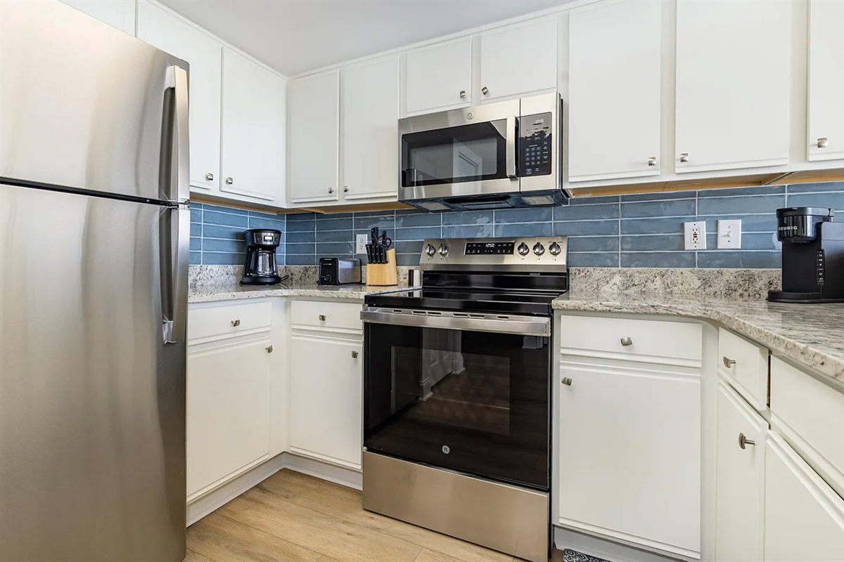 Well appointed kitchen with Stainless Steele appliances