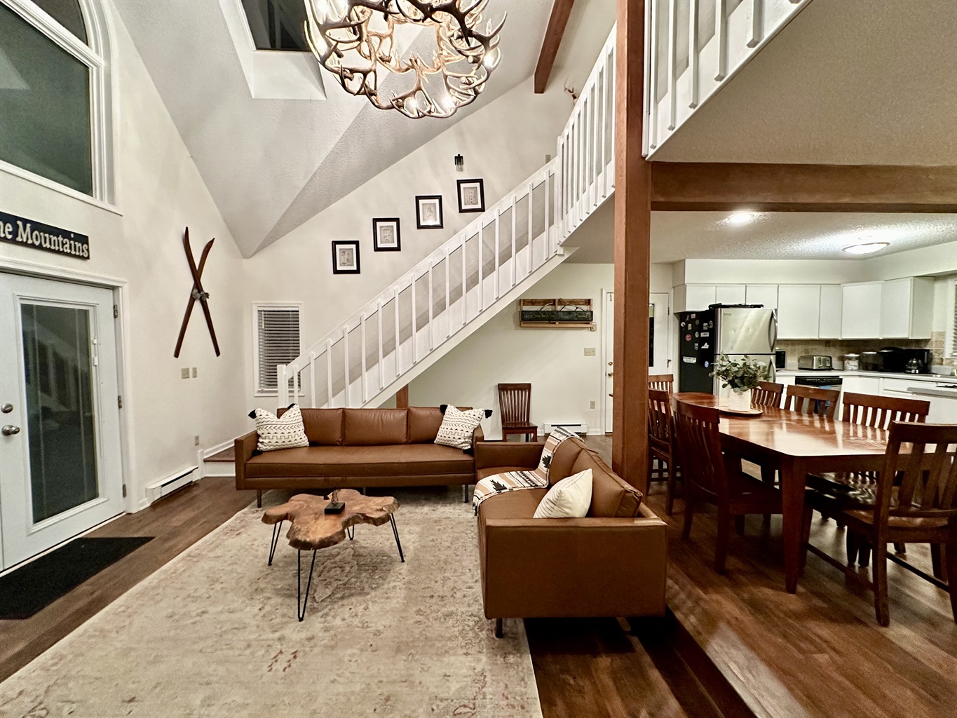 Open Kitchen to living room/dining