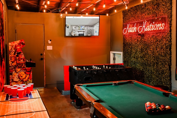 Ultimate Game Night: Pool Table, Beer Pong, Arcade Galore!