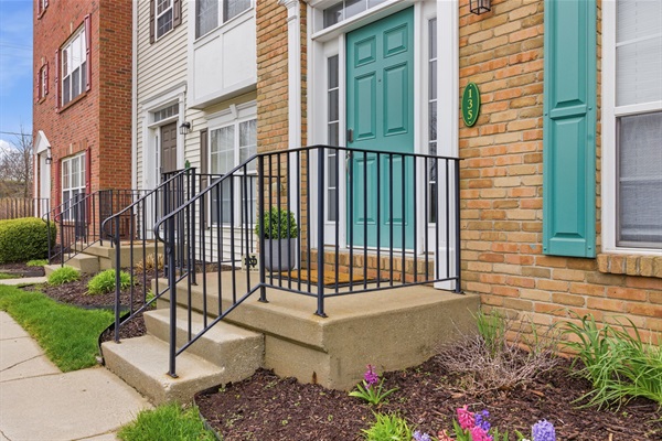 ND Retreat<>Luxury 3 B 3.5 BA Townhome 1.5mi to ND, photo 3