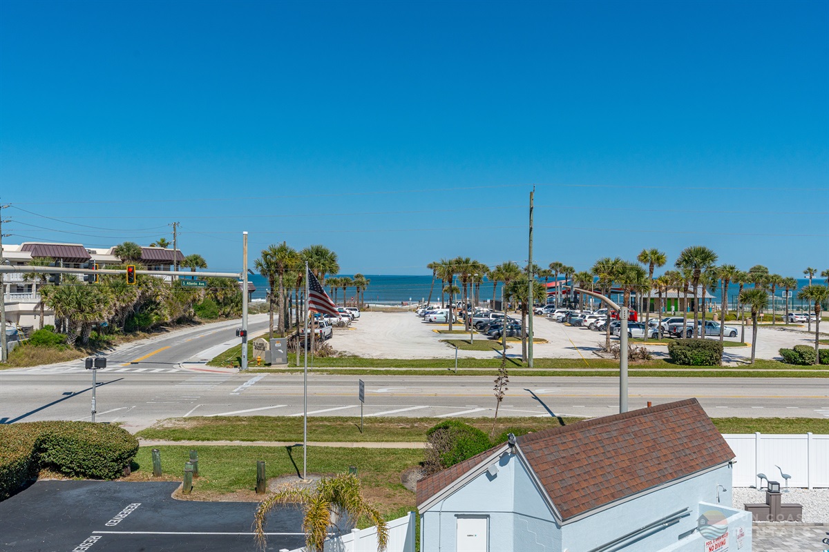 Stunning ocean views from your balcony!