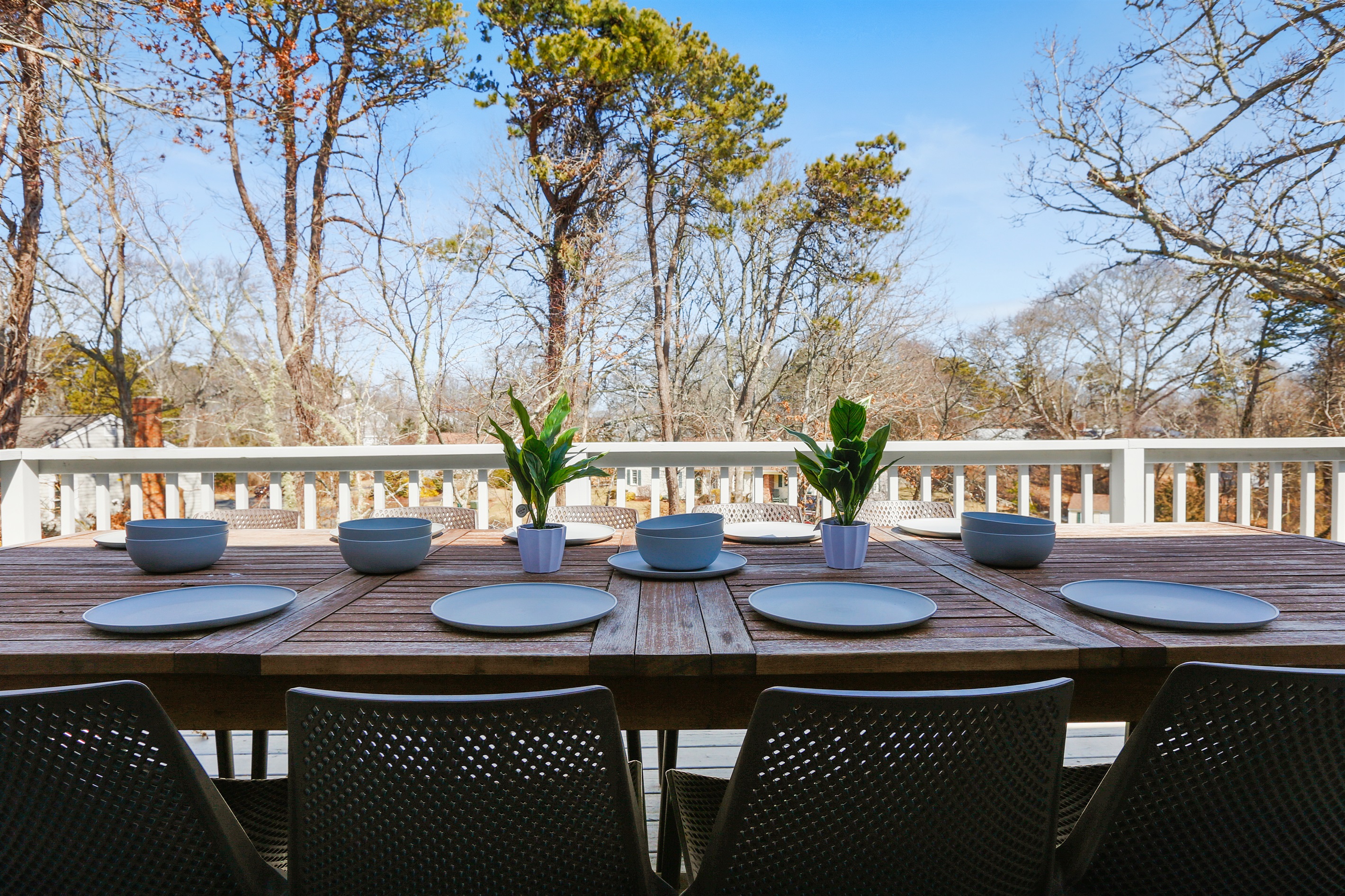 Make unforgettable memories with outdoor dining! Gather, laugh, and enjoy meals under the open sky.