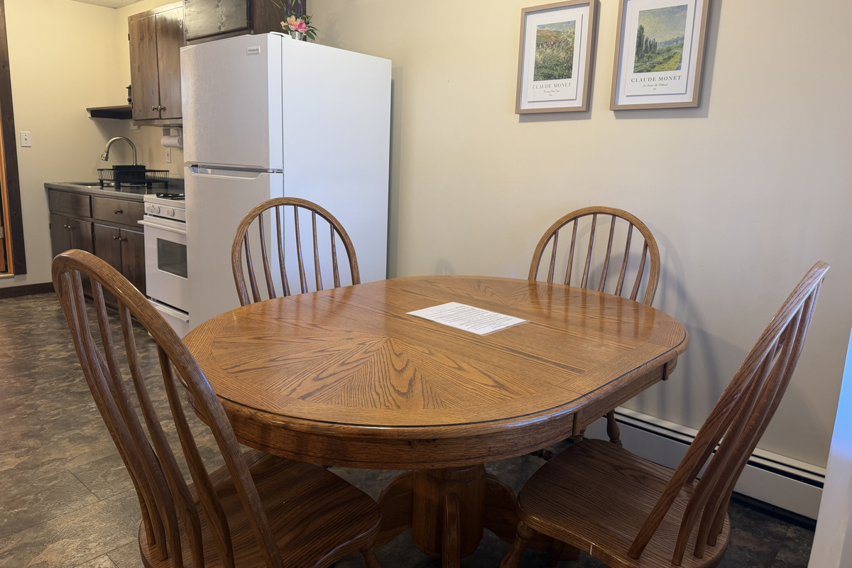 Eat-in Kitchen