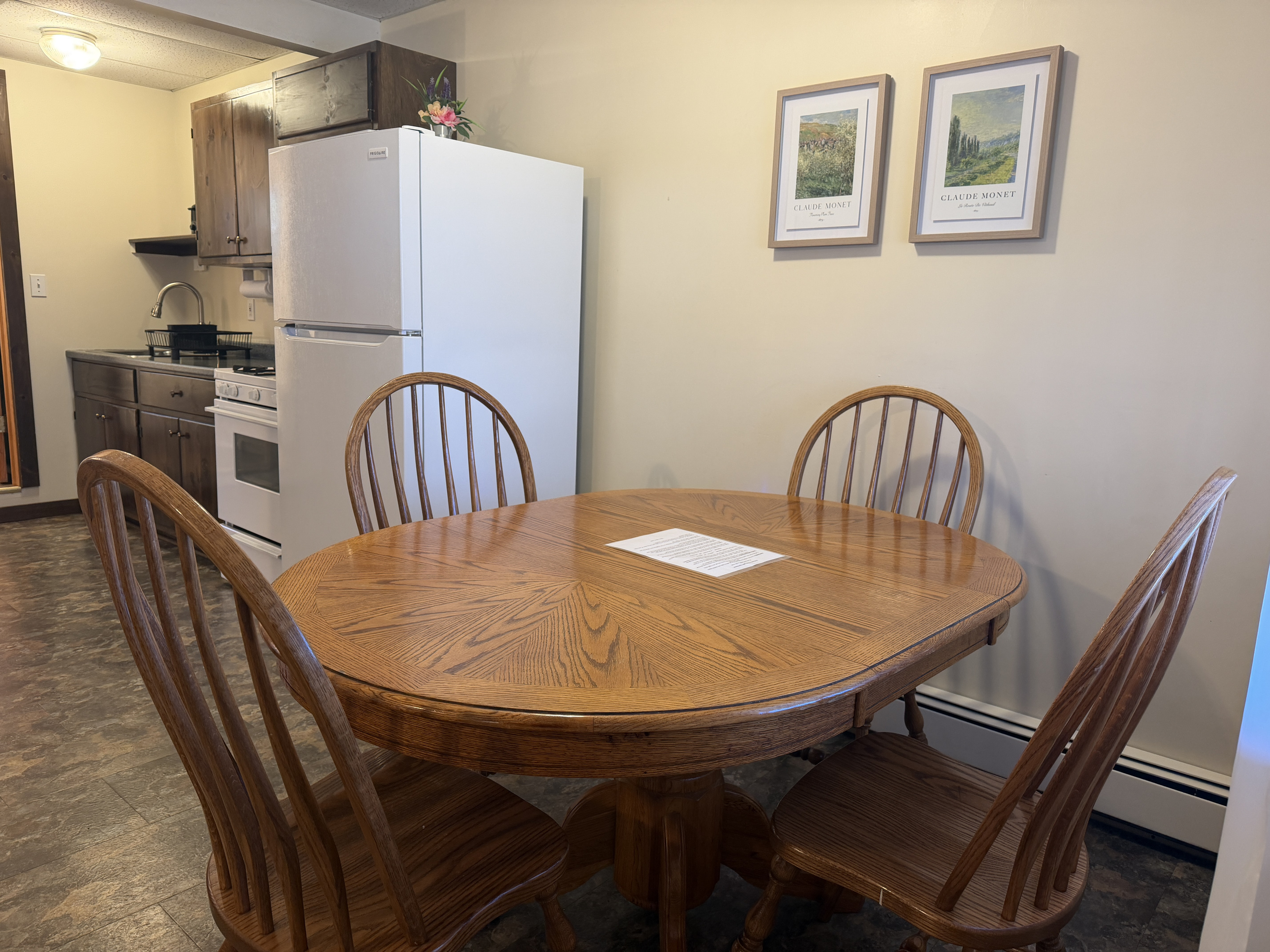 Eat-in Kitchen