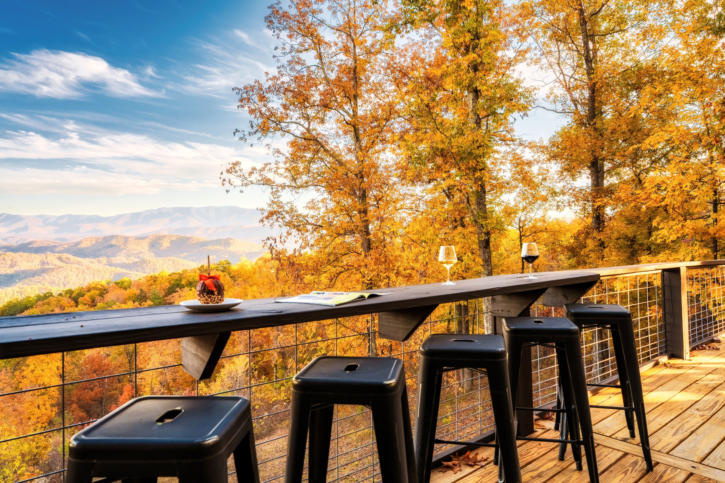 Gather around with your loved ones enjoying that unobstructed majestic and gorgeous long range mountain view right in front of you. Trip that you won't forget ❤️
