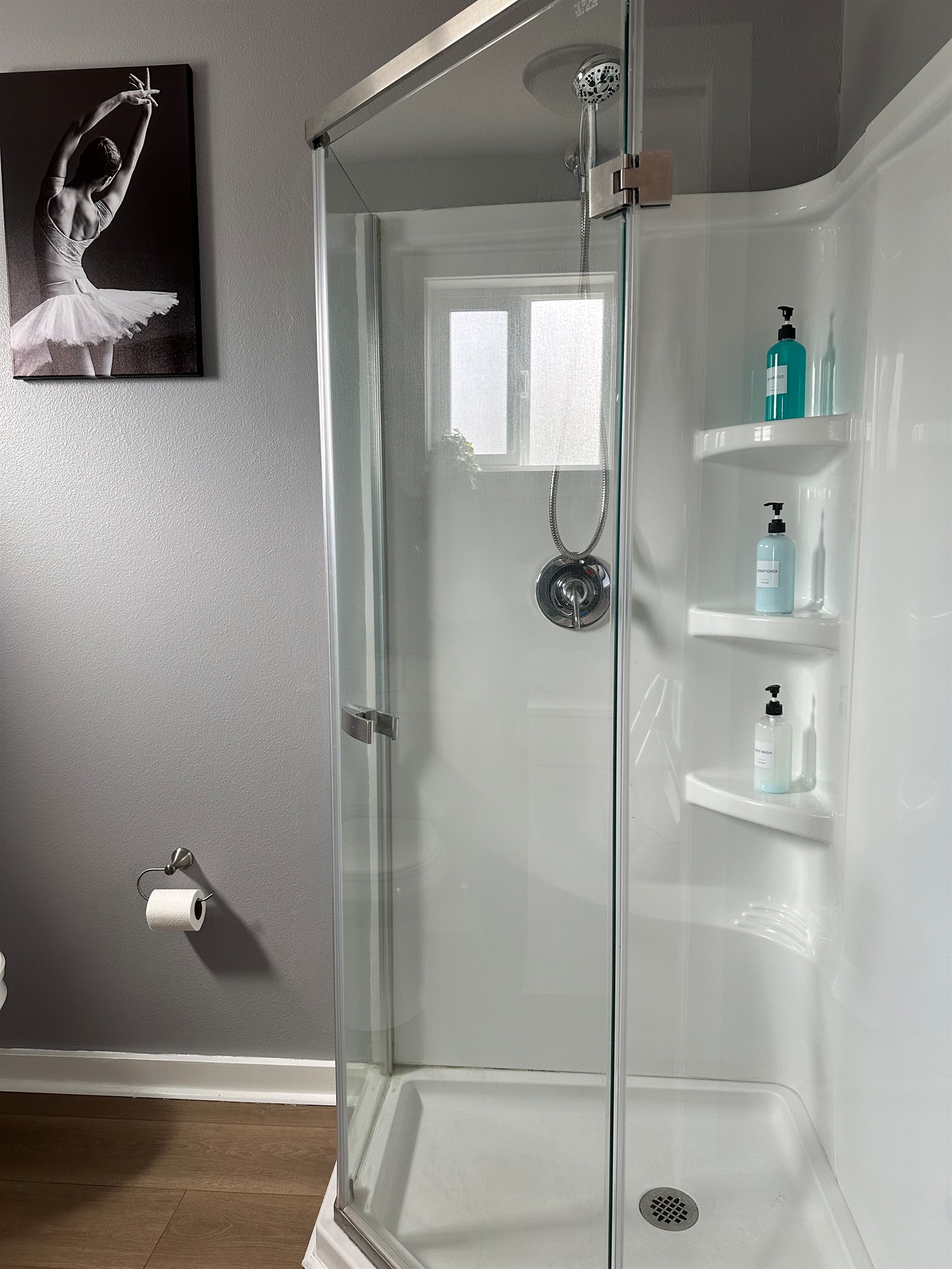 Audrey bathroom
