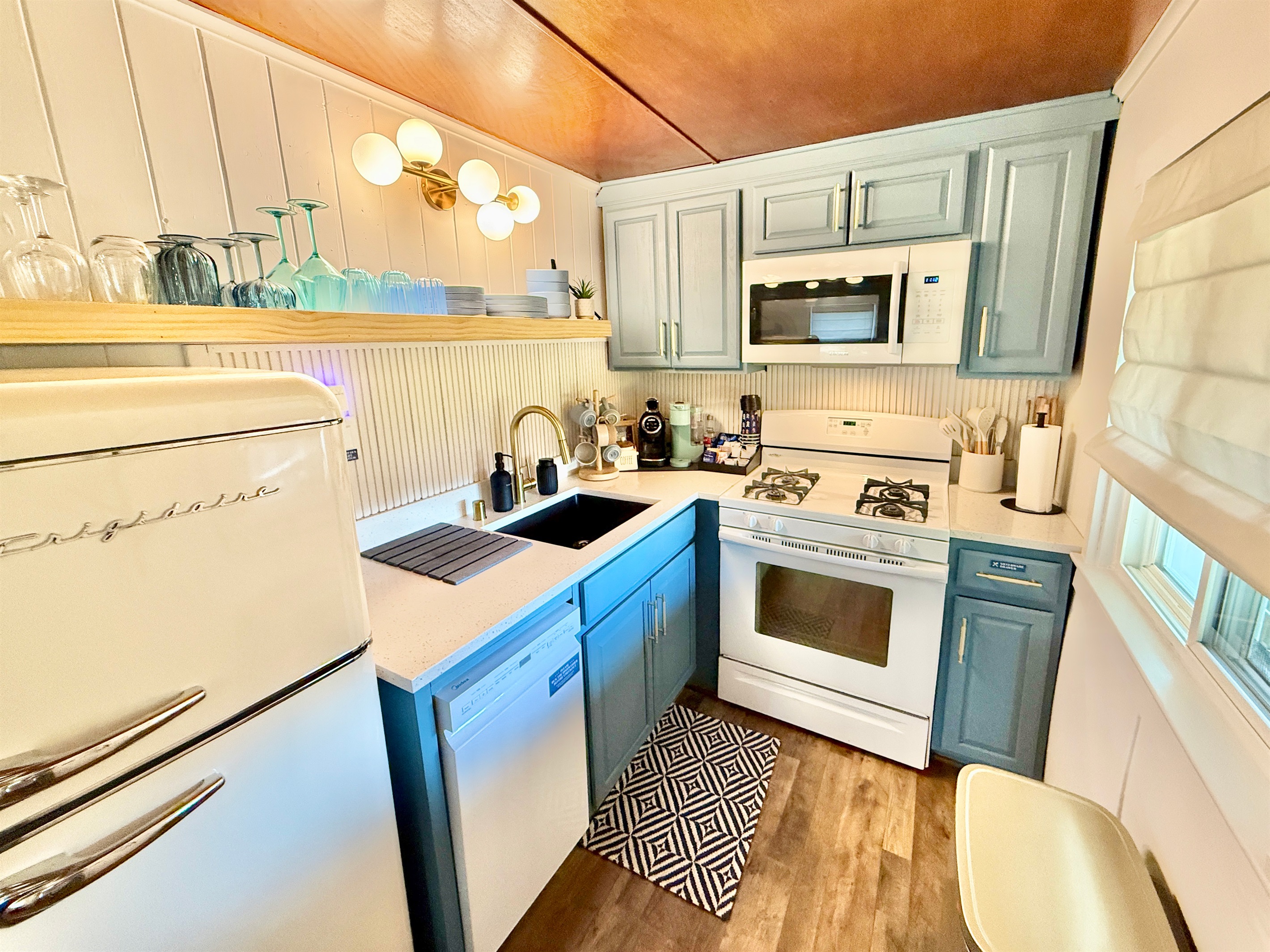 Gas Range and Dishwasher