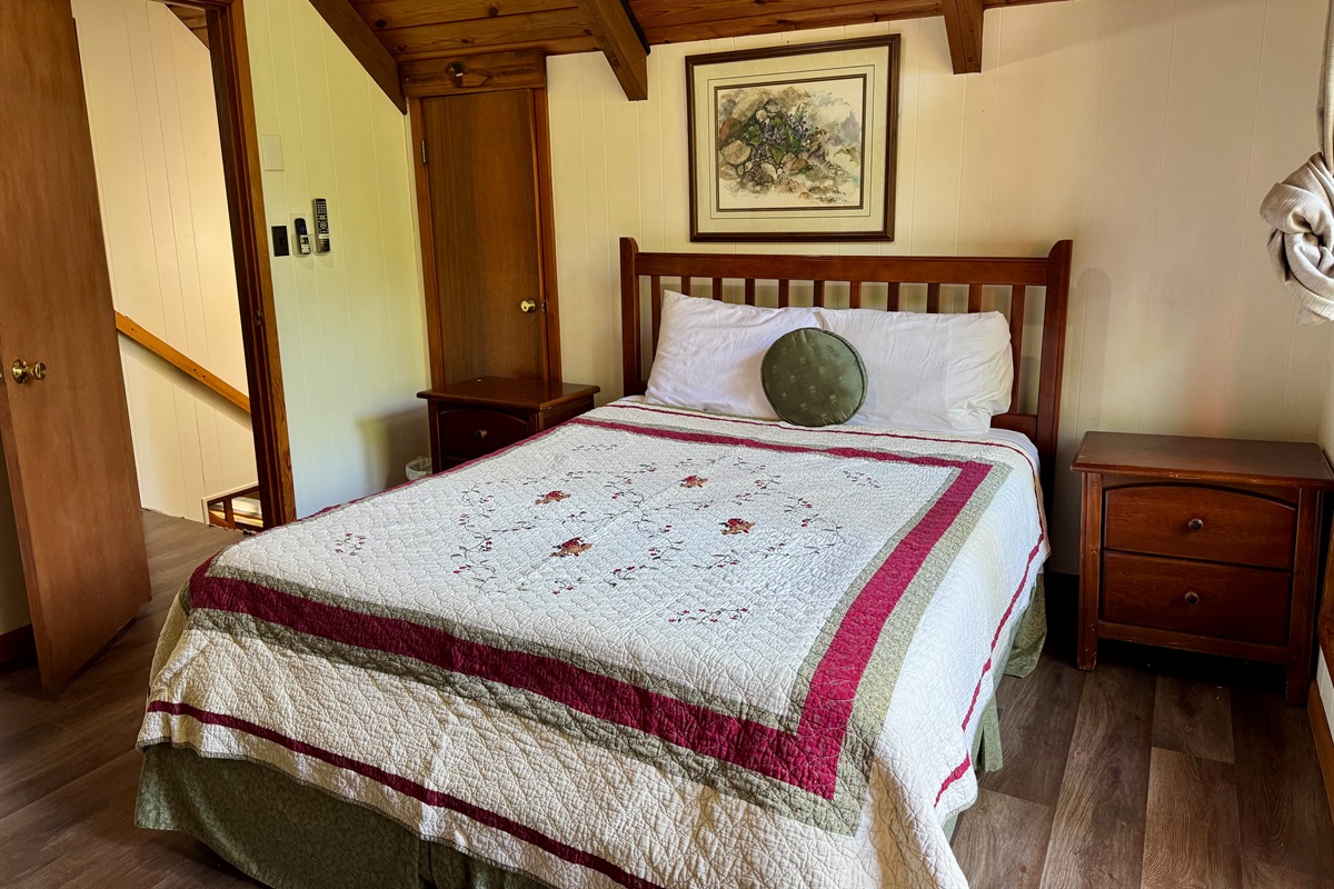 UPSTAIRS FRONT BEDROOM