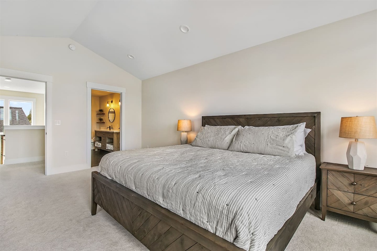 Master bedroom 2 (King size bed) 