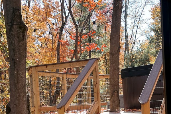 Elevated hot tub deck